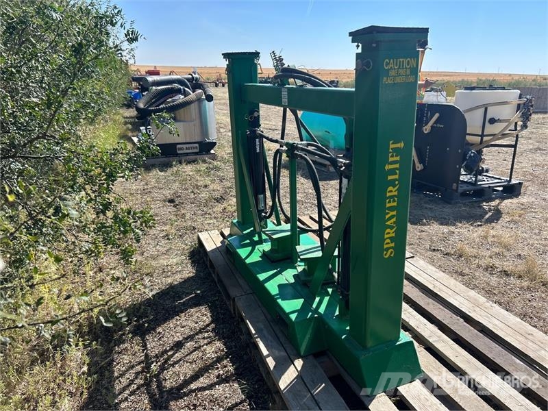 SprayerLift 35500 lb x 5 ft 4 in Hydraulic Sprayer ماكينات زراعية - غير ذلك