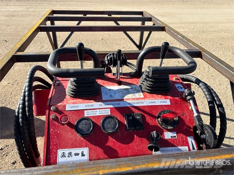SSL60-RED Mini Compact Track Loader (Unused) Skid steer loderler