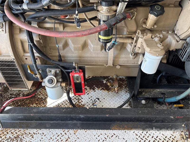 Stamford UCDI274K1 175 kW Skid-Mounted Enclosed Generator S مولدات ديزل
