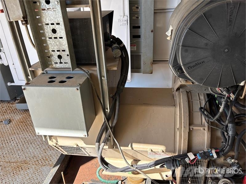 Stamford UCDI274K1 175 kW Skid-Mounted Enclosed Generator S مولدات ديزل