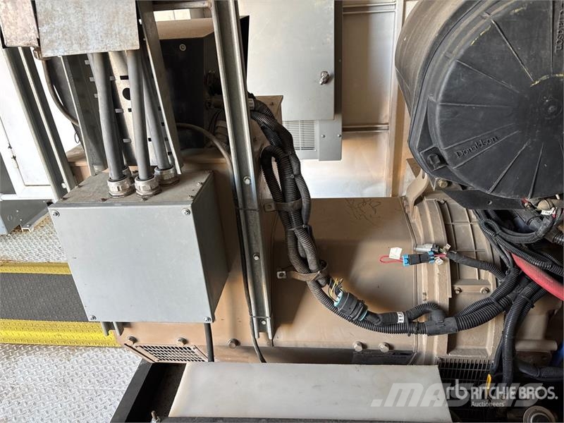 Stamford UCDI274K1 175 kW Containerized Generator Set 柴油发电机