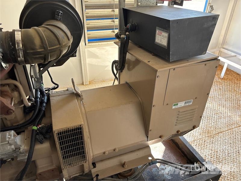 Stamford UCDI274K1 175 kW Skid-Mounted Enclosed Generator S مولدات ديزل