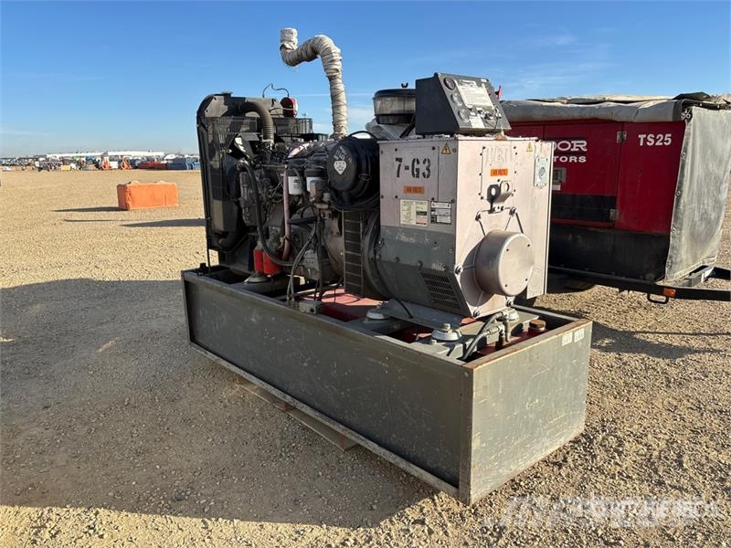 Stamford UCI274D1 105 kW Skid-Mounted Generator Set Geradores Diesel
