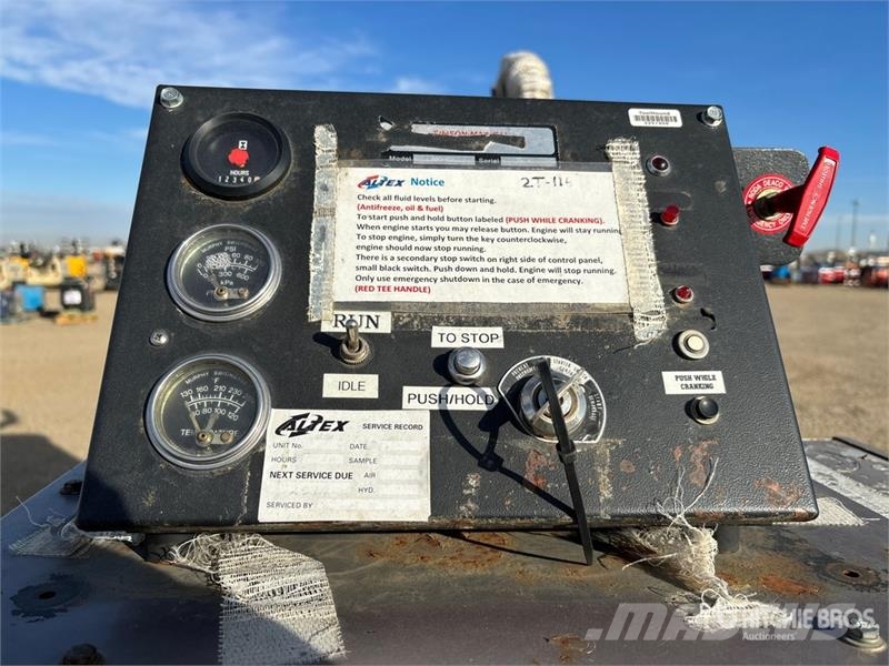 Stamford UCI274D1 105 kW Skid-Mounted Generator Set Geradores Diesel