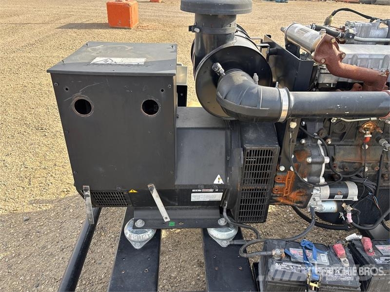 Stamford UCI274G1 200 kW Skid-Mounted Generator Set Dízel áramfejlesztők
