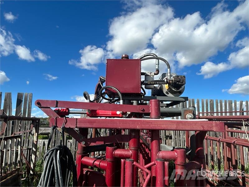 Stampede Steel Hydraulic Squeeze Chute Muut maatalouskoneet
