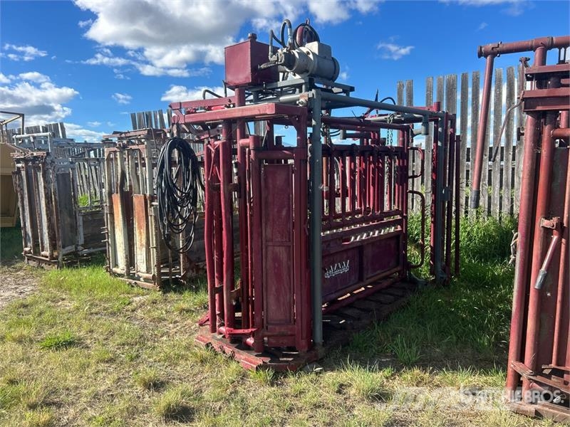Stampede Steel Hydraulic Squeeze Chute Muut maatalouskoneet