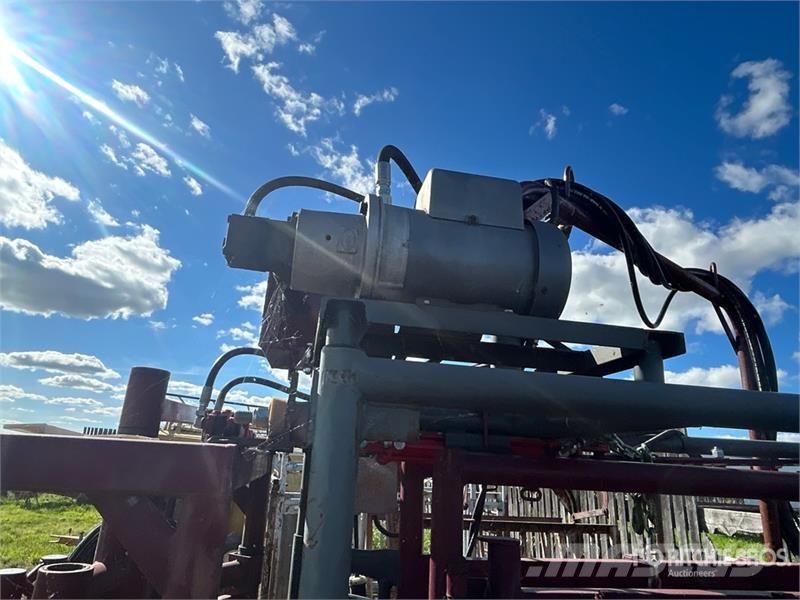 Stampede Steel Hydraulic Squeeze Chute Muut maatalouskoneet