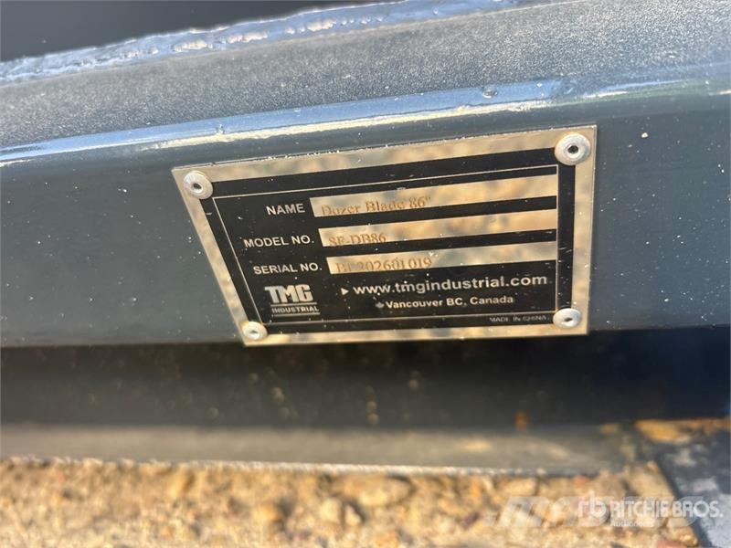 StanForge DB86 86 in Skid Steer Snow Blade (Unused 제설 블레이드 및 제설기