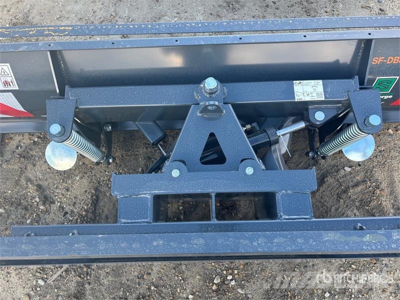 StanForge DB86 86 in Skid Steer Snow Blade (Unused 제설 블레이드 및 제설기