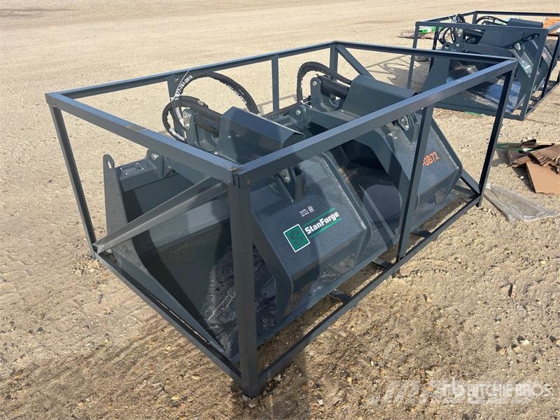  StanForge GB72 72 in Skid Steer Grapple Bucket (Un Grabeži