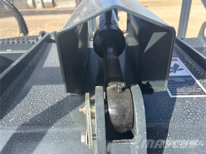  StanForge GB72 72 in Skid Steer Grapple Bucket (Un Grabeži