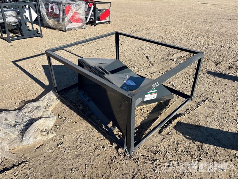 StanForge TS42 42 in Spade Skid Steer Bucket (Unus Godet