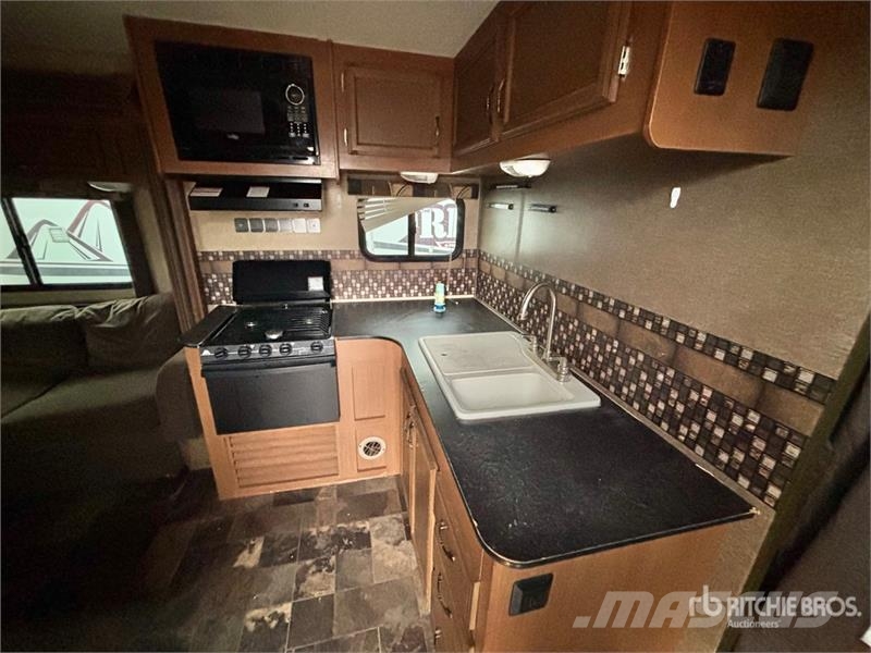  Starcraft Launch 26BHS 26 ft T/A Travel Trailer Inne przyczepy