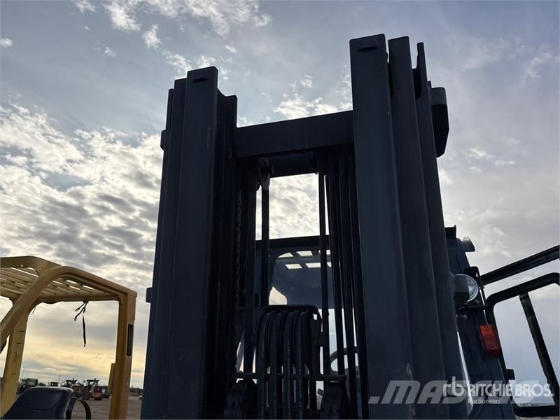 Starke FG40 3480 kg Pneumatic Tire Forklift Autokrāvēji - citi