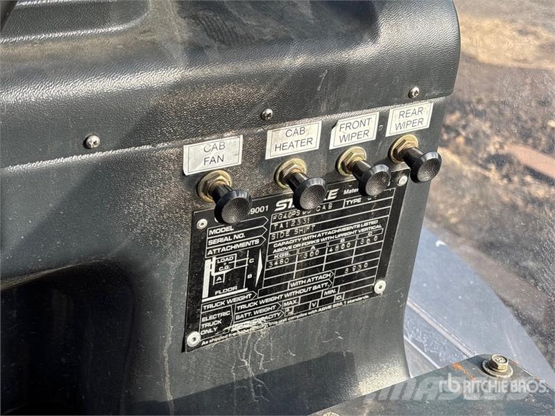 Starke FG40 3480 kg Pneumatic Tire Forklift Autokrāvēji - citi