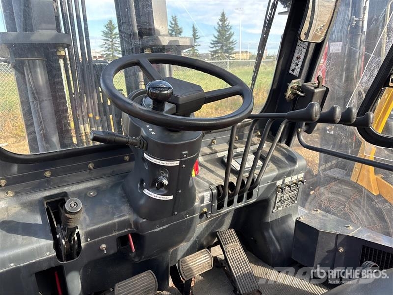 Starke FG40 3480 kg Pneumatic Tire Forklift Autokrāvēji - citi