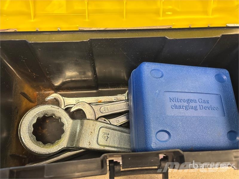  STARVOX SV-BR680 Skid Steer Breaker (Unused) 브레이커