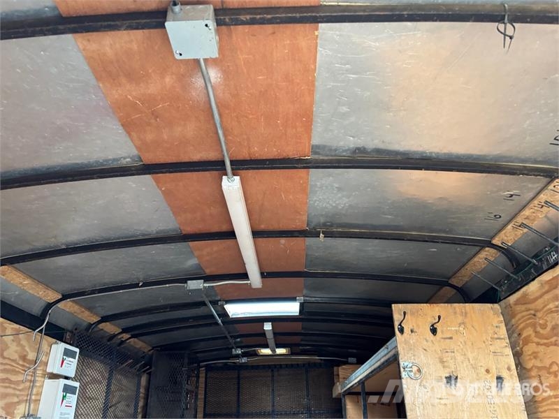 Stealth 34 ft Tri/A Gooseneck Enclosed Trailer Rimorchi cassonati
