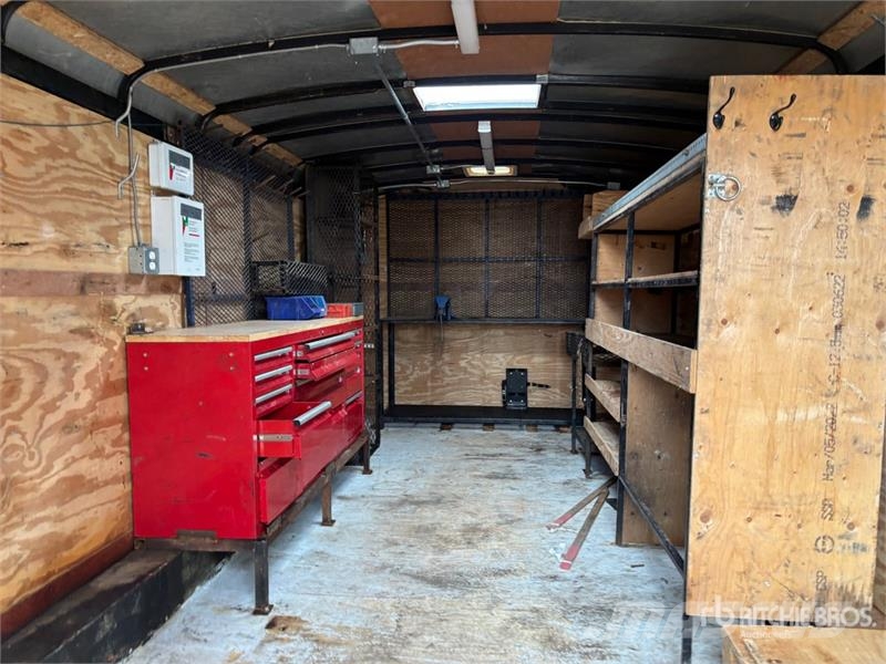 Stealth 34 ft Tri/A Gooseneck Enclosed Trailer Rimorchi cassonati