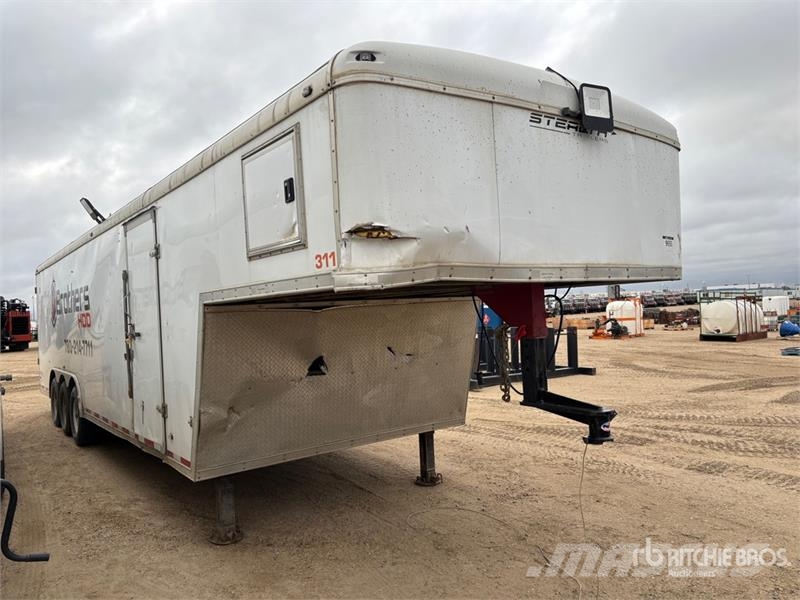 Stealth 34 ft Tri/A Gooseneck Enclosed Trailer Rimorchi cassonati