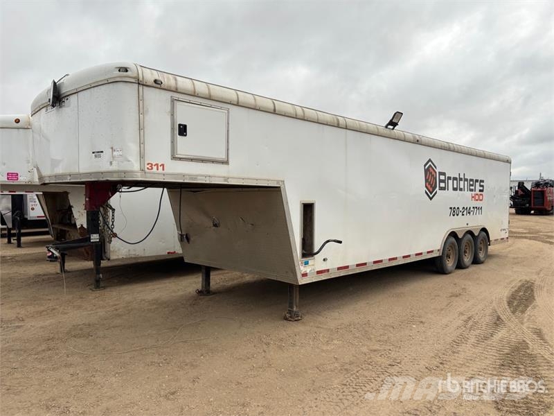 Stealth 34 ft Tri/A Gooseneck Enclosed Trailer Rimorchi cassonati