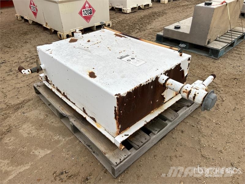  Steel 40 in x 30 in x 15 in Fluid Fuel Tank Degvielas un piedevu tvertnes