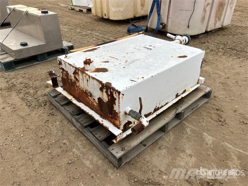  Steel 40 in x 30 in x 15 in Fluid Fuel Tank Degvielas un piedevu tvertnes