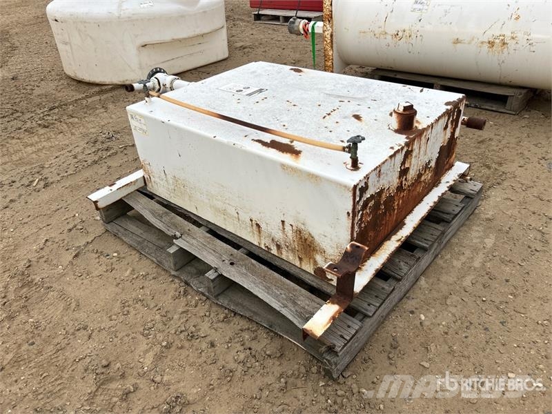  Steel 40 in x 30 in x 15 in Fluid Fuel Tank Degvielas un piedevu tvertnes