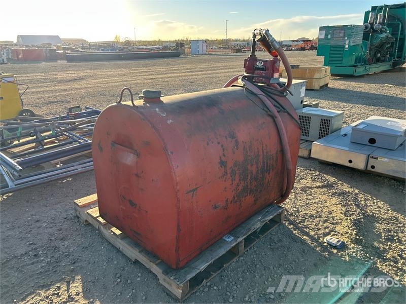 Steel Fuel Tank Brændstof- og tilsætningstank.