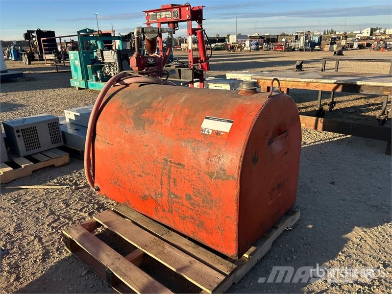 Steel Fuel Tank Brændstof- og tilsætningstank.