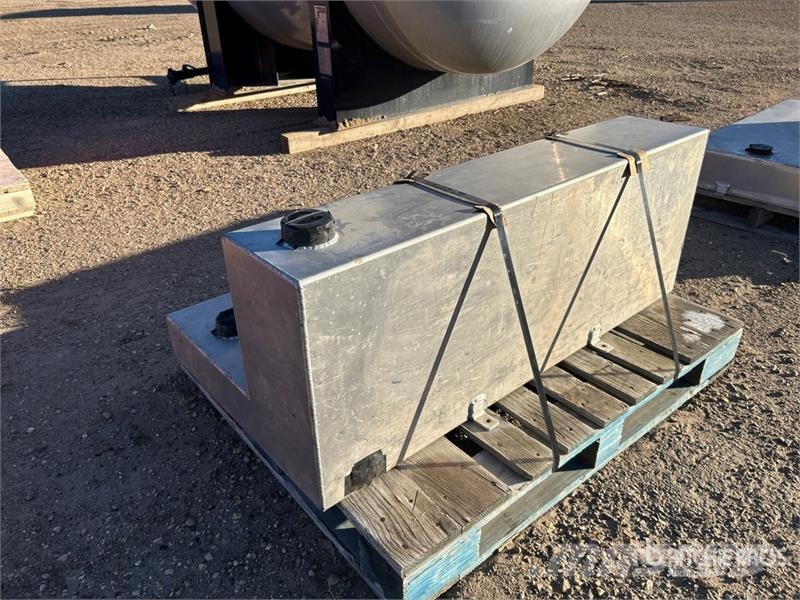  Steel L- Shape Slip Tank صهاريج الوقود والصهاريج الإضافية
