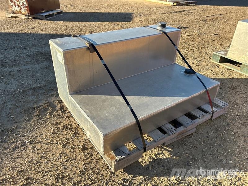  Steel L- Shape Slip Tank صهاريج الوقود والصهاريج الإضافية