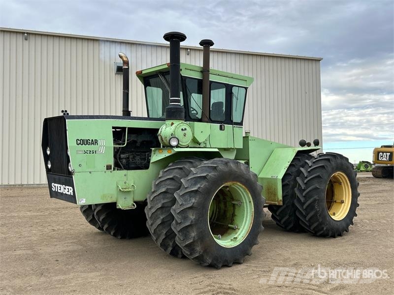 Steiger Cougar III ST-251 Articulated 4WD Tractor Muut maatalouskoneet
