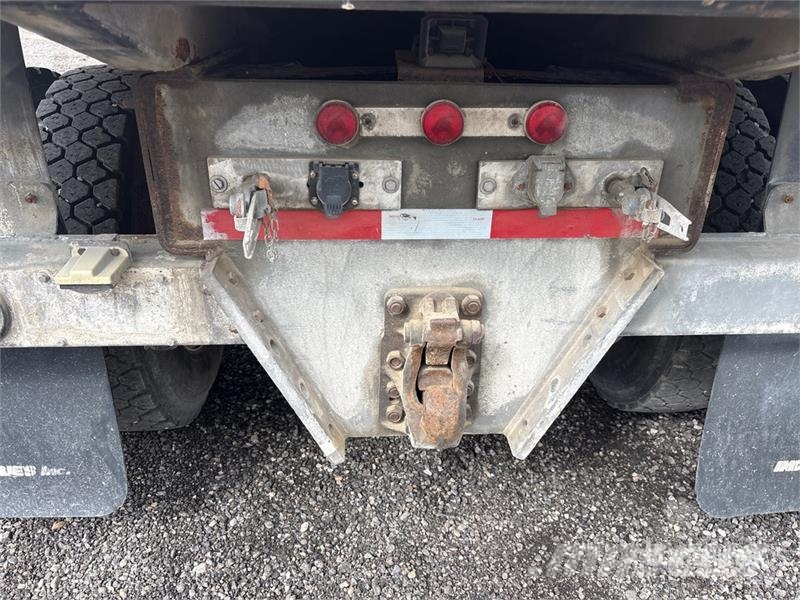 Sterling 190A.25 17780 lb Knuckle Boom on Sterling LT9500 6 Автокранове