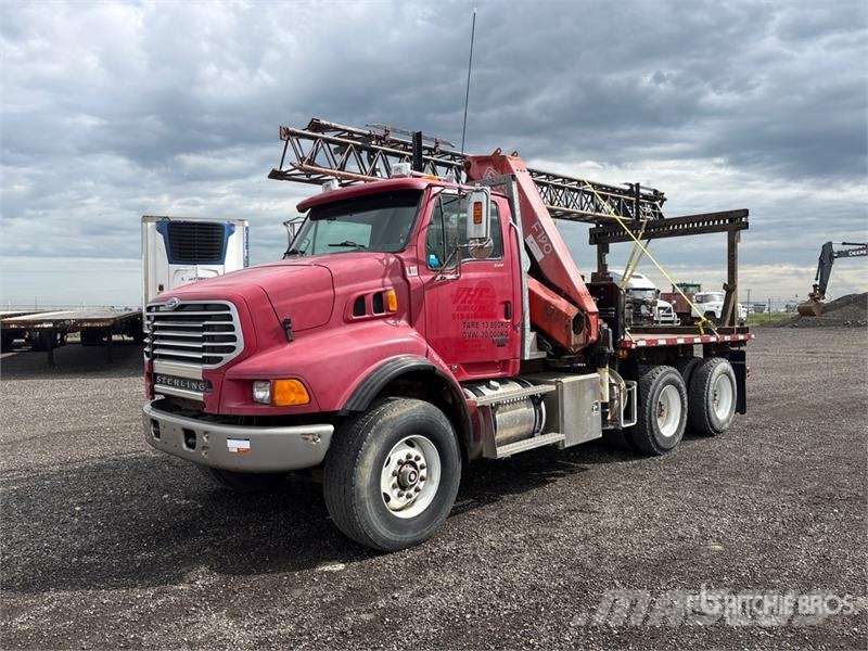 Sterling 190A.25 17780 lb Knuckle Boom on Sterling LT9500 6 Автокранове