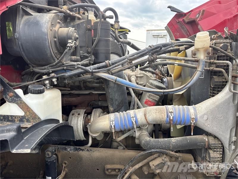 Sterling 190A.25 17780 lb Knuckle Boom on Sterling LT9500 6 Автокранове