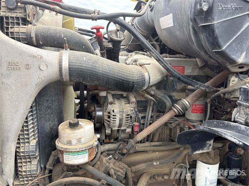 Sterling 190A.25 17780 lb Knuckle Boom on Sterling LT9500 6 Автокранове