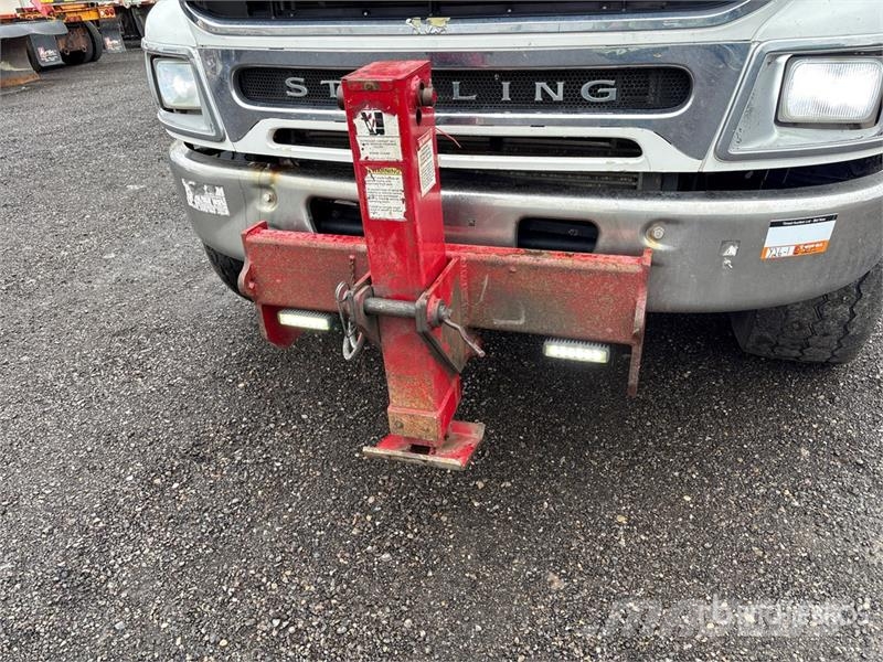 Sterling 32105 Straight Boom on  Sterling LT9500 6x4 Boom T Nosturiautot