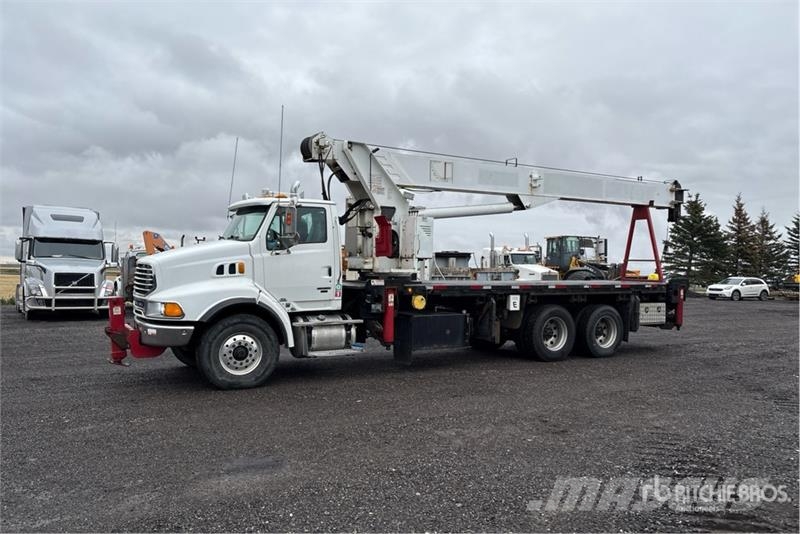 Sterling 32105 Straight Boom on  Sterling LT9500 6x4 Boom T Nosturiautot
