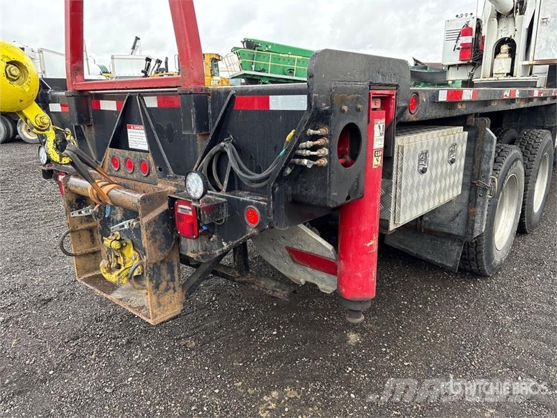Sterling 32105 Straight Boom on  Sterling LT9500 6x4 Boom T Nosturiautot