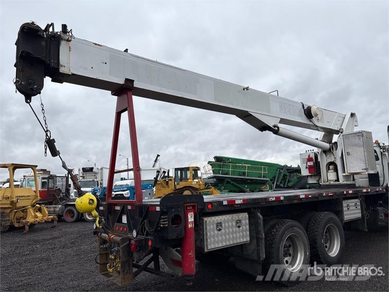 Sterling 32105 Straight Boom on  Sterling LT9500 6x4 Boom T Nosturiautot