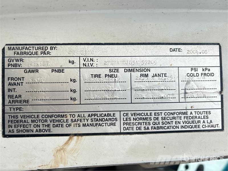 Sterling 6x4 Roll-Off Truck (Inoperable) Camiones portacubetas