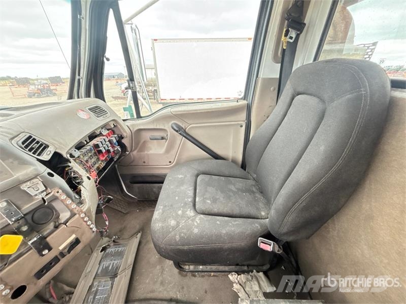 Sterling 6x4 Roll-Off Truck (Inoperable) Camiones portacubetas