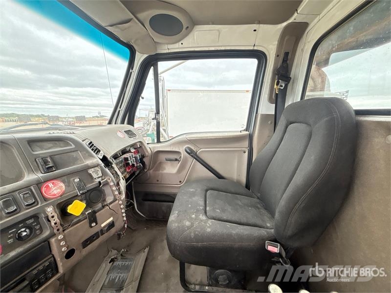 Sterling 6x4 Roll-Off Truck (Inoperable) Camiones portacubetas