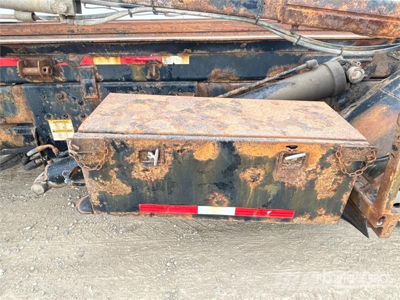 Sterling 6x4 Roll-Off Truck (Inoperable) Camiones portacubetas