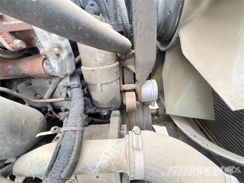 Sterling 6x4 Roll-Off Truck (Inoperable) Camiones portacubetas