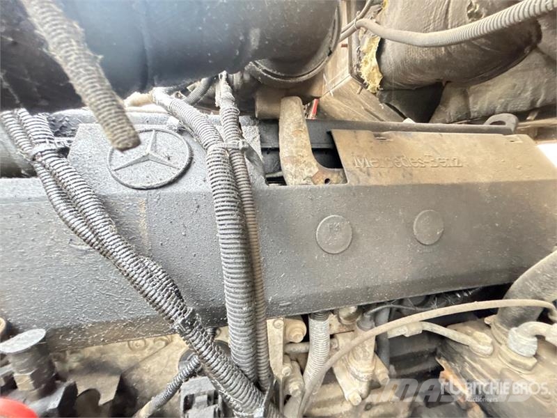 Sterling 6x4 Roll-Off Truck (Inoperable) Camiones portacubetas