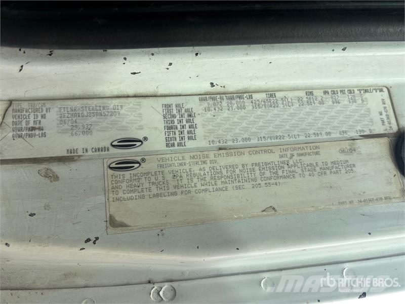 Sterling 6x4 Roll-Off Truck (Inoperable) Camiones portacubetas