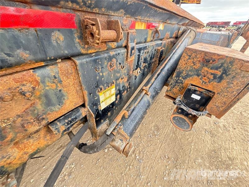 Sterling 6x4 Roll-Off Truck (Inoperable) Camiones portacubetas